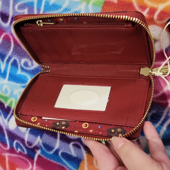 Disney Loungefly Wallet - Picture 15 of 17